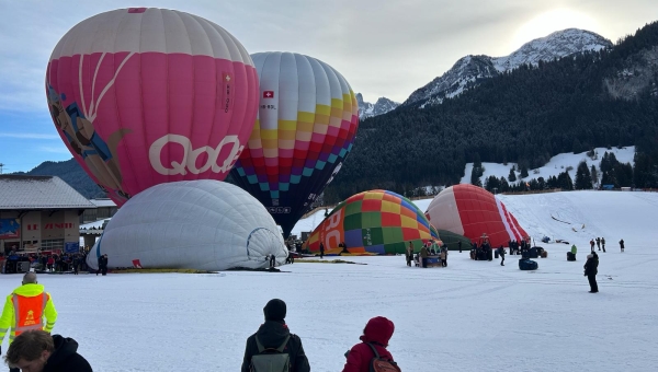Le ciel de Château-d’Œx s’illumine pour la 46ᵉ édition du festival International de ballons
